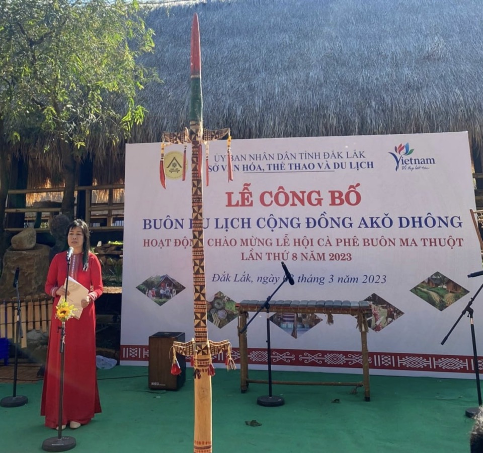 Lễ công bố Buôn du lịch cộng đồng Ako Dhong